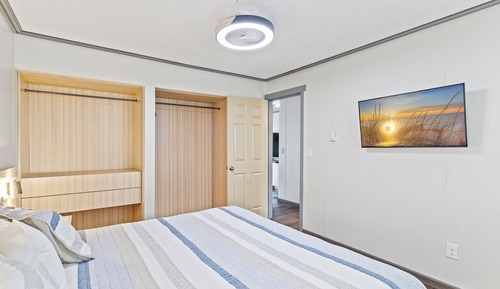 Deluxe Room, 1 King Bed, Non Smoking, River View