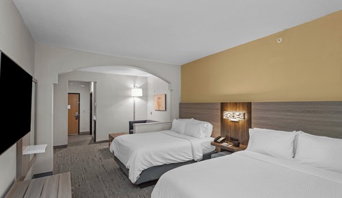 Suite, 2 Queen Beds (Additional Living Area)