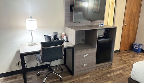 Room, 1 King Bed, Accessible, Non Smoking (Mobility, Accessible Tub, Efficiency)