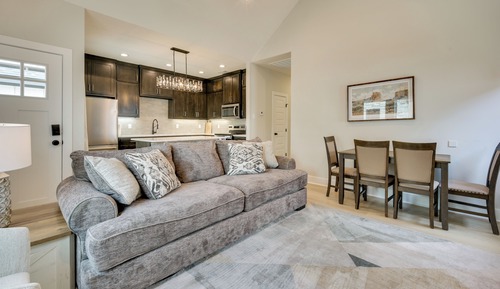 House (2 Bedrooms)