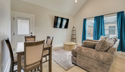House (2 Bedrooms)
