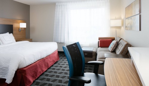 Studio, 1 King Bed with Sofa bed (Mobility/Hearing Accessible, Tub)