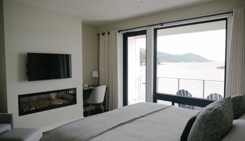Studio Suite (Water's Edge)