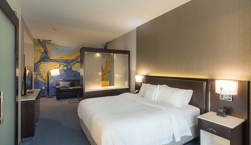 Suite, 1 King Bed with Sofa bed, Accessible Bathtub