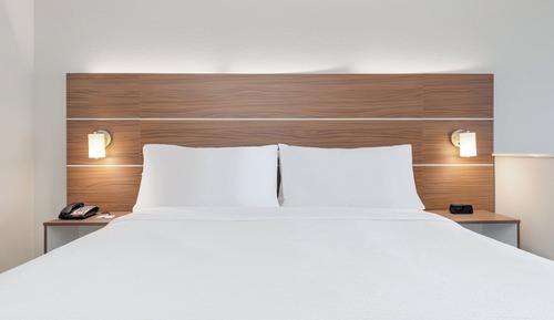 Standard Room, 1 King Bed