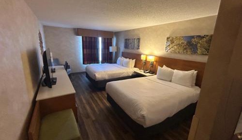 Queen Room with Two Queen Beds - Non-Smoking