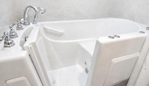 Deluxe Suite with Spa Bath