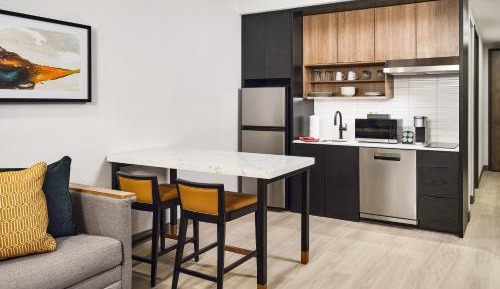 One-Bedroom King Suite with Sofa Bed and Bath Tub - Mobility and Hearing Accessible