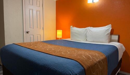 Standard Queen Room