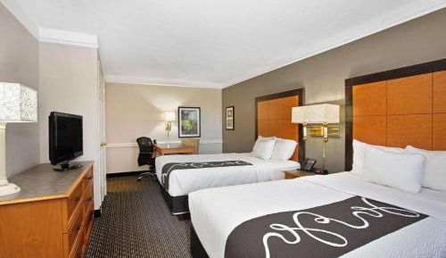 Deluxe Double Room with Two Double Beds - Non-Smoking