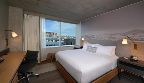 Room with Mile High View - Mobility and Communications Accessible