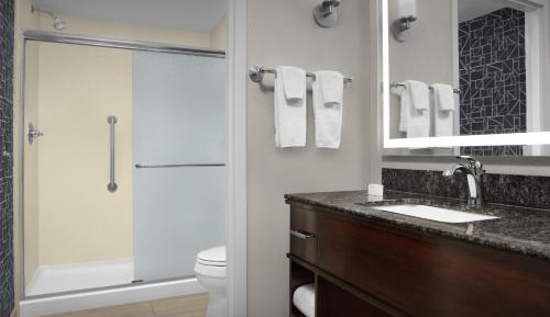 One-Bedroom King Suite - Non-Smoking