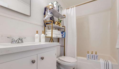 Two-Bedroom Deluxe Apartment