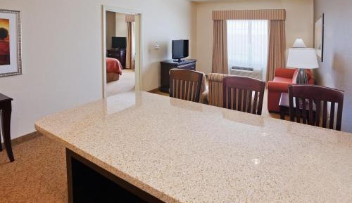 One-Bedroom King Suite with Sofa Bed - Accessible/Non-Smoking