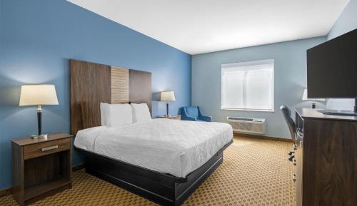 King Room with Bath Tub - Disability Access
