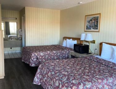 Standard Queen Room