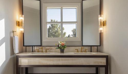 Seven City View King Suite with Balcony