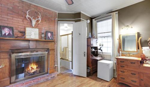 Queen Suite