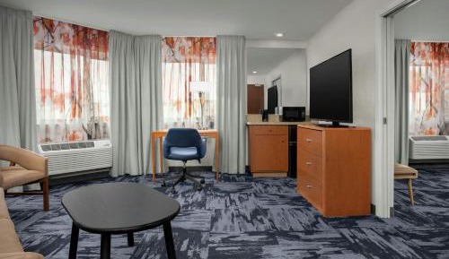 One-Bedroom King Suite with Roll-In Shower and Sofa Bed - Mobility Access/Hearing Accessible