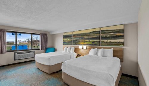 Deluxe Queen Room with Two Queen Beds - Non-Smoking