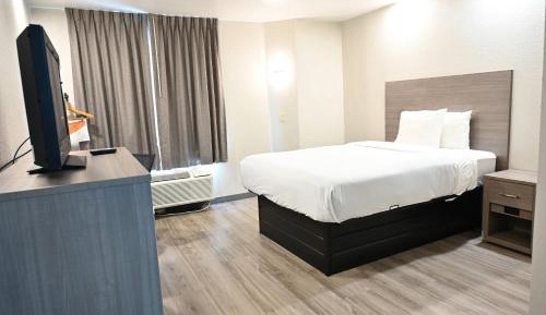 Queen Room - Disability Access/Non-Smoking