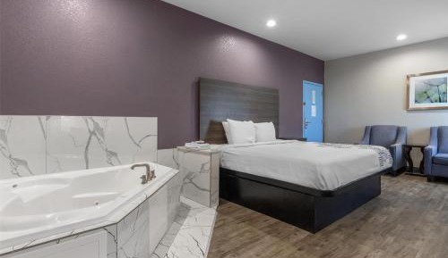 King Suite with Spa Bath
