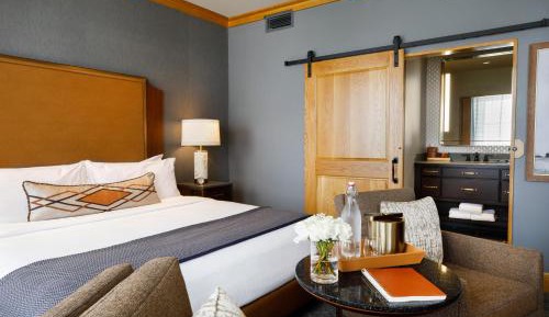 Standard King Room