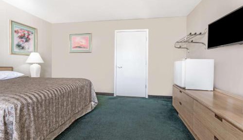King Room - Non-Smoking