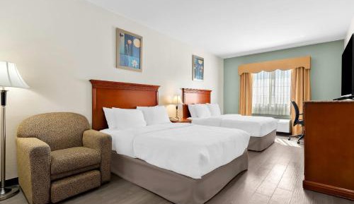 Room with Two Queen Beds / Non-Smoking