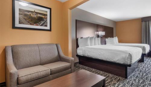 Queen Suite with Two Queen Beds and Sofa Bed
