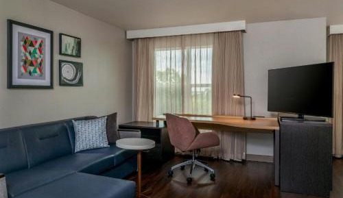 King Studio with Sofa Bed