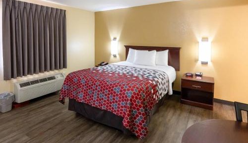 Queen Room - Accessible/Nonsmoking