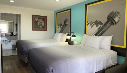 Queen Room with Two Queen Beds - Non-Smoking
