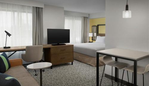 King Studio with Sofa Bed