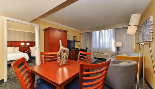 One-Bedroom Suite with Two Queen Beds