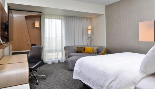 King Room with Bathtub and Sofa Bed - Mobility Access/Hearing Accessible