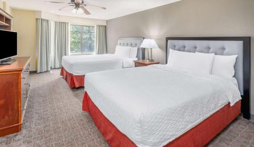 One-Bedroom Queen Suite with Two Queen Beds - Non-Smoking