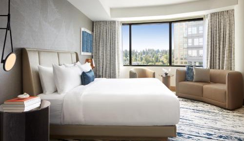 Premium Corner King Room