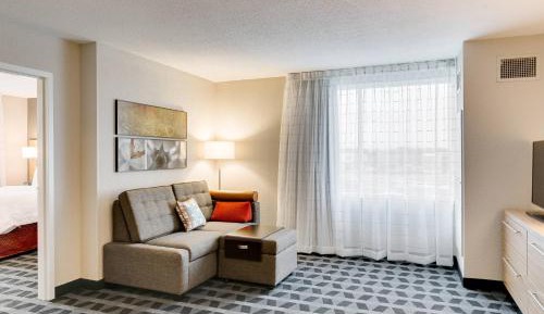 1 Bedroom Suite, 1 King, Sofa bed