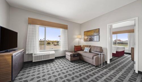 1 Bedroom Suite, 1 Queen, Sofa bed