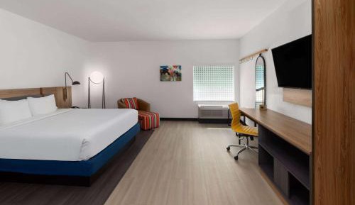 King Room with Kitchenette - Non-Smoking
