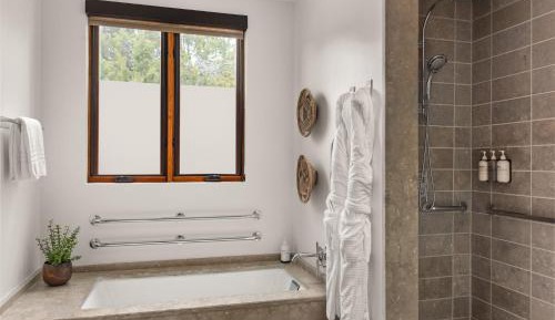 Two-Bedroom Interconnecting Deluxe - Accessible