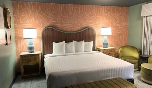 Deluxe King Room