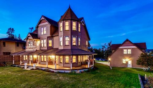 Six-Bedroom House