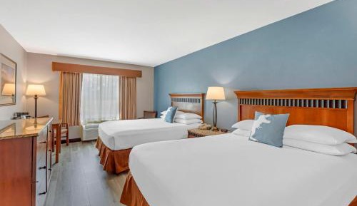 Queen Room with Two Queen Beds - Non-Smoking