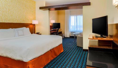 King Suite with Sofa Bed - Hearing Accessible