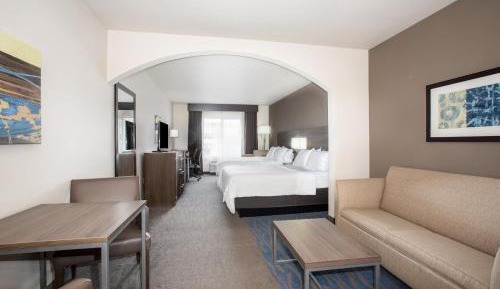 Queen Suite with Two Queen Beds and Sofa Bed