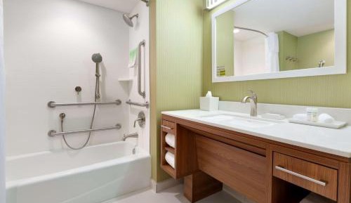 One-Bedroom King Suite - Hearing Accessible