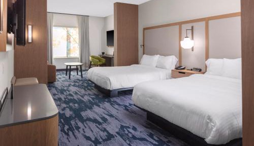 Queen Room with Two Queen Beds and Bathtub - Mobility Access
