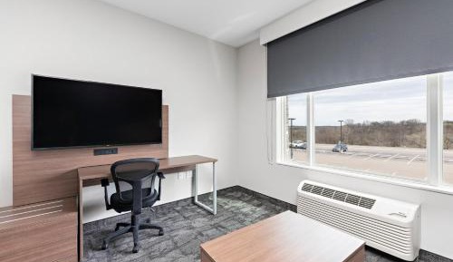 King Suite with Park View